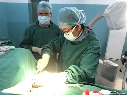 芒市市人民医院完成首台心脏起搏器手术