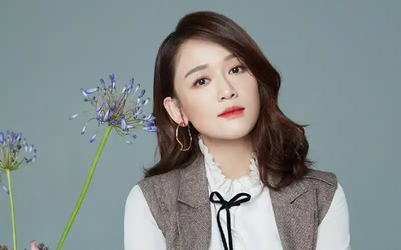 陈乔恩成熟优雅写真桌面壁纸