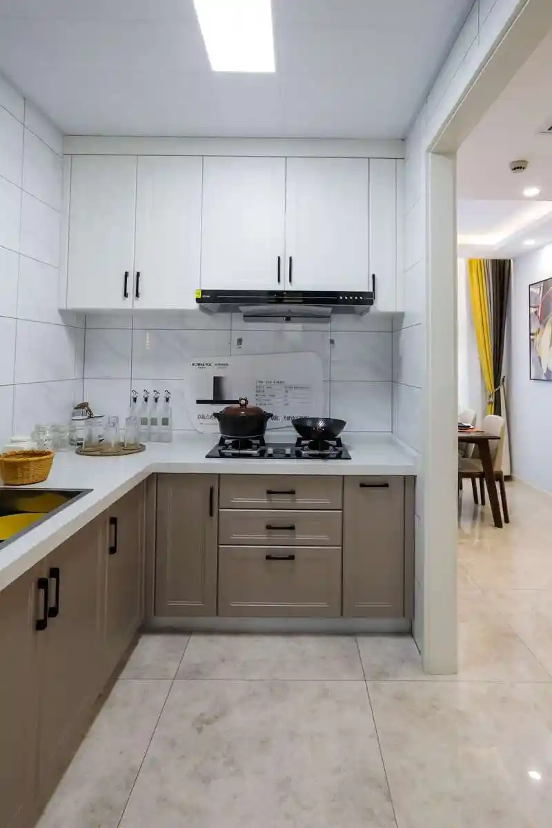 侧吸和顶吸哪个实用(抽油烟机侧吸和顶吸哪种效果好)-图1