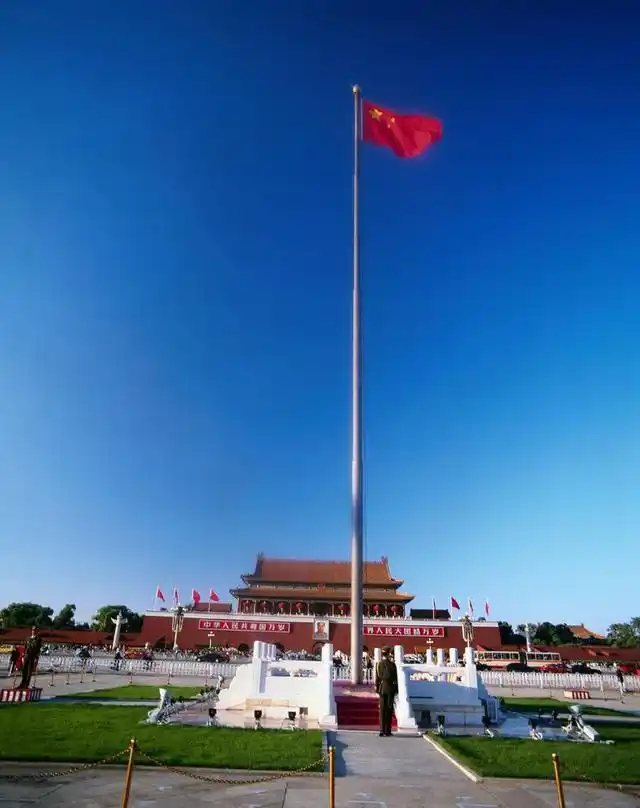 展望中国国旗-五星红旗