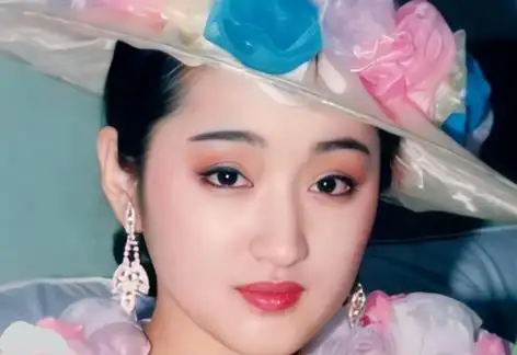 回顾:杨钰莹为何能在娱乐圈中屹立不倒呢?