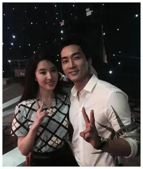 从巅峰到低谷,胡歌传绯闻,与宋承宪牵手的她现状如何了?