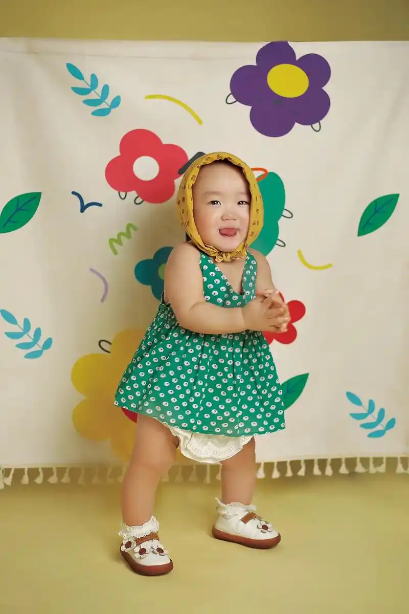 萌萌的小女孩 就是来治愈生活的～  #太原儿童摄影 #儿童摄 - 抖音