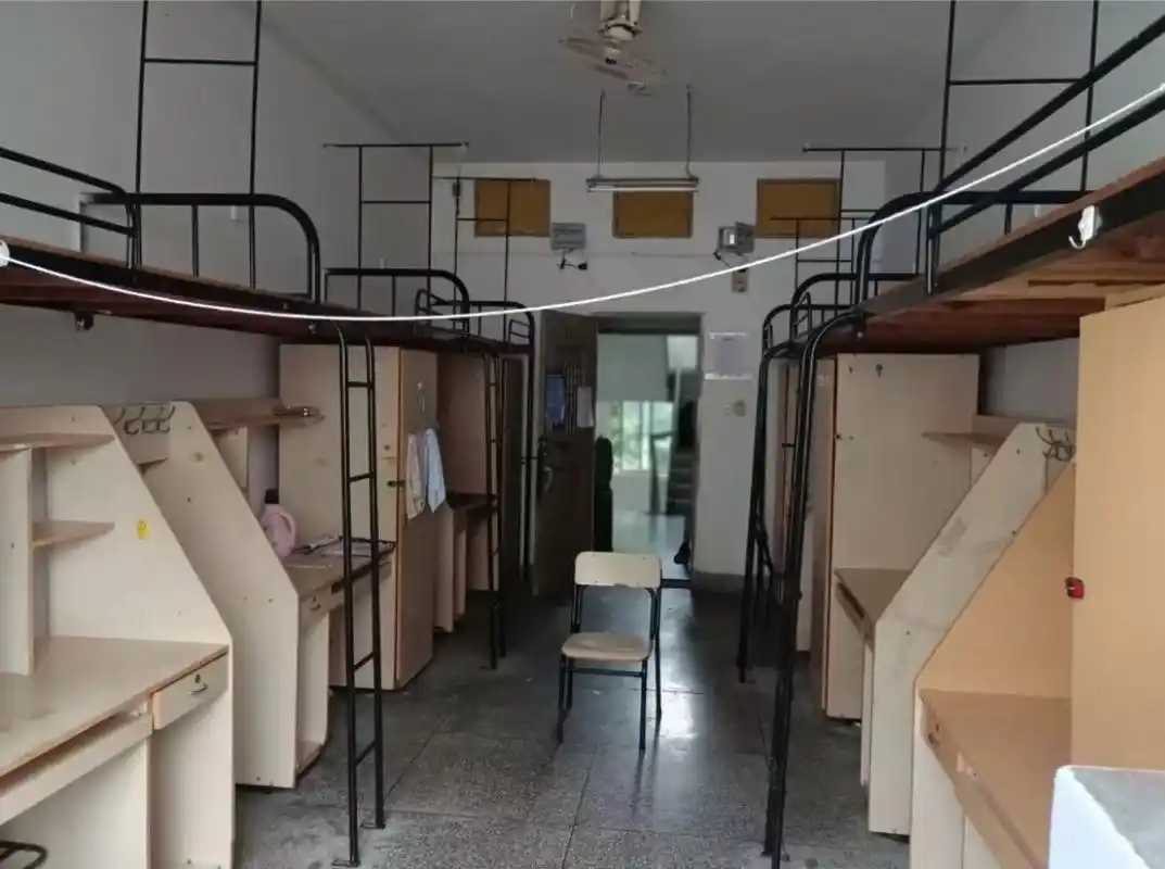 东华理工大学宿舍简述 东华理工大学分枫林,南昌校区 两个校区宿舍为
