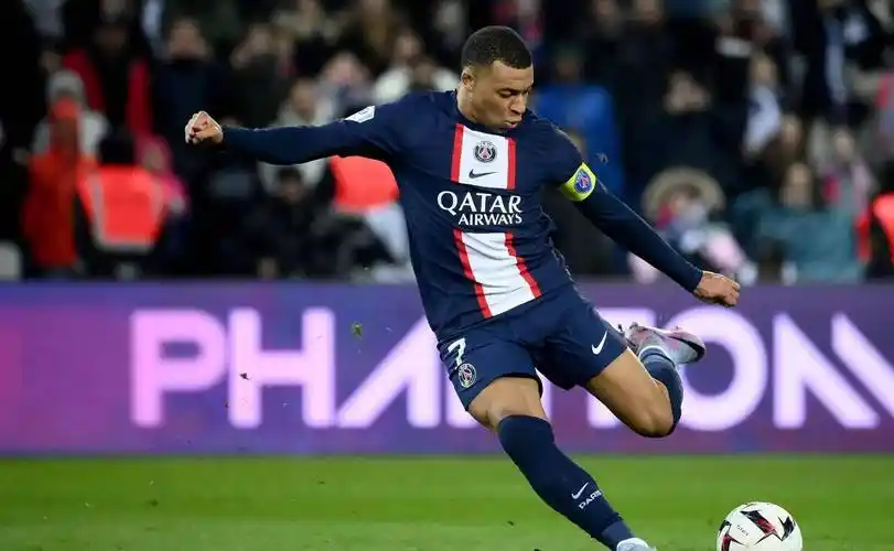 姆巴佩暂不行使续约权,大巴黎转会窗口期又要头疼了_内马尔_梅西_欧冠