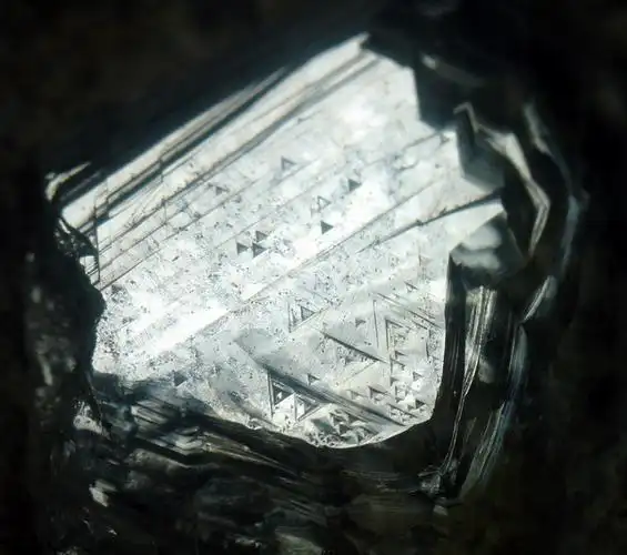 【引用】钻石是没少见,但真正的钻石原矿,也就是金刚石标本还是很少见