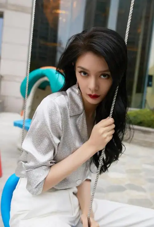 傅菁时尚气质写真