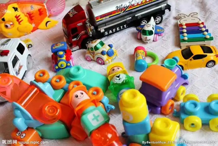 儿童玩具一大堆 积木图片