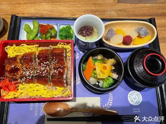 招牌鳗鱼饭套餐图片