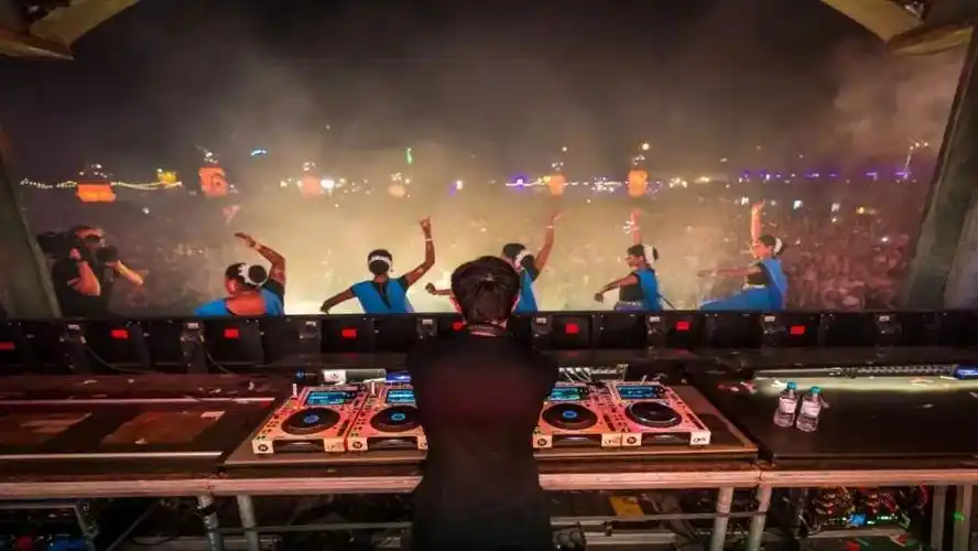 崇礼密苑云顶乐园(云顶滑雪场)名称:electric ski carnival 滑雪电音