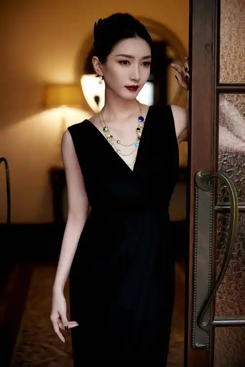 迪奥红不法缘·江疏影_品牌_上海_电影节