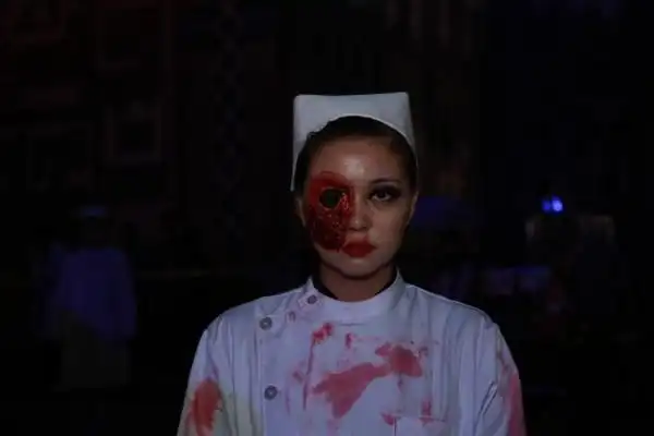 不想静静只要刺激,欢乐谷万圣节9大腥级鬼屋胆小勿进