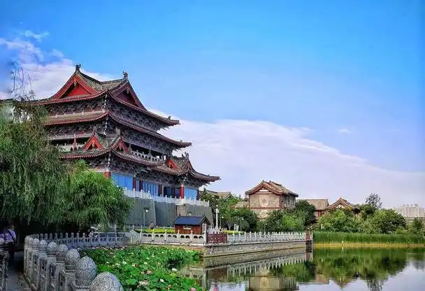 9,开封旅游景点有中国翰园天波杨府开封府衙门朱仙镇启封故园等中国翰