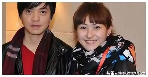 李健丁克18年44岁老婆正脸曝光长相甜美状态似少女