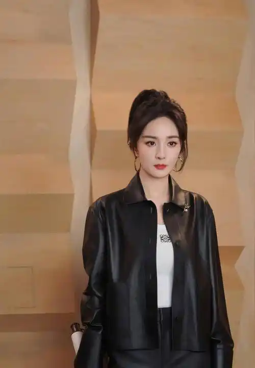 网友评内娱4位女顶流,杨幂,杨紫,迪丽热巴,赵丽颖,谁最火?