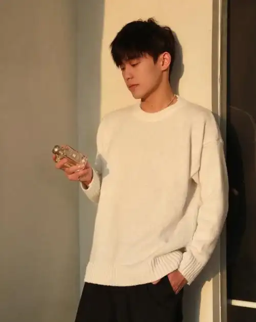 余庆伟头像人鱼线的pdd