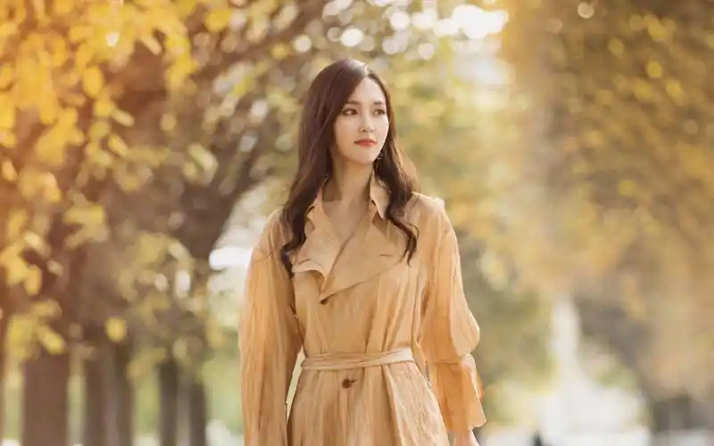 唐嫣秋冬户外优雅唯美写真图片桌面壁纸