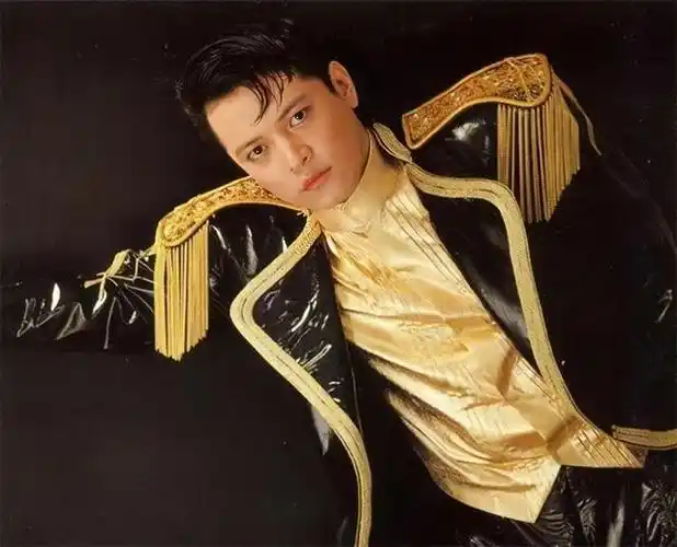 回顾一代巨星刘文正拒绝恋爱孤独逃离歌坛31年无迹可寻