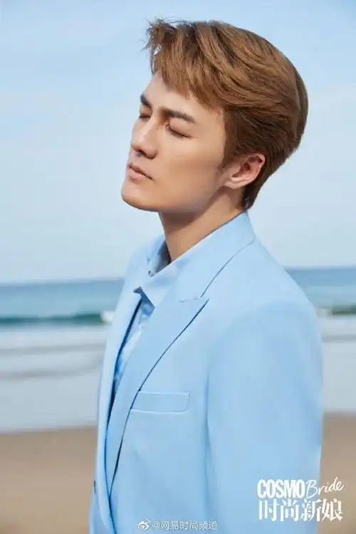 易姐带你看大片##吴克群42岁状态##吴克群已经开始保暖了##潮玩一