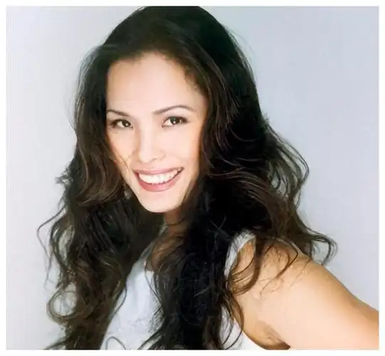 60岁韦唯现状:住纽约豪宅,家暴前夫已离世,3个儿子成最大心结