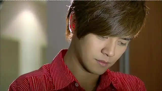 海派甜心:罗志祥是真有才啊,弹得一手好钢琴,真是太动听了!