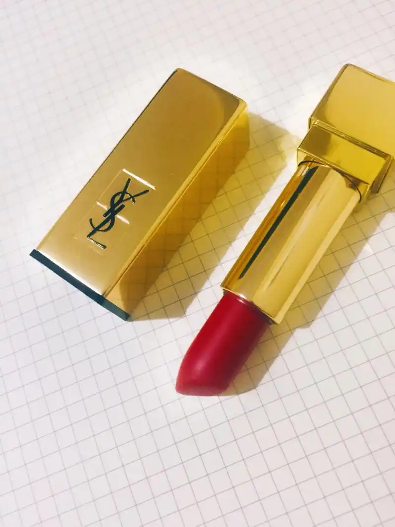 跟大家强势安利这只口红ysl方管201! 不火真的天理难容!_唇妆_彩妆