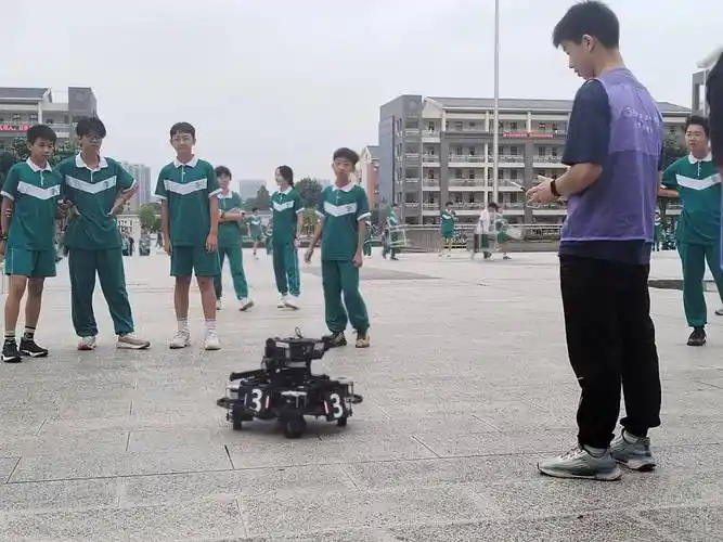 这一次,我们来到了秀全中学!