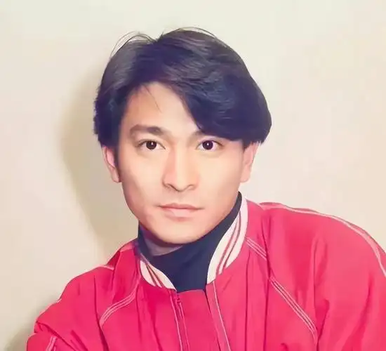 刘德华断崖式哀老,白发苍苍皱纹明显,网友泪目:天王也老了