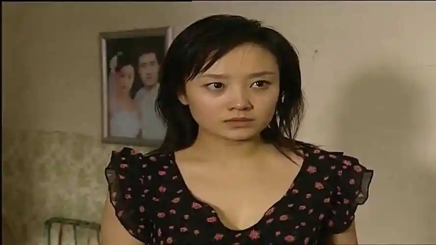 渴望城市小莲以为丈夫回来不料一转身却是他