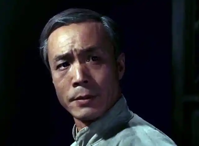 上影厂演啥像啥的好演员实在太多了. 冯奇是我个人非常欣赏的一位.