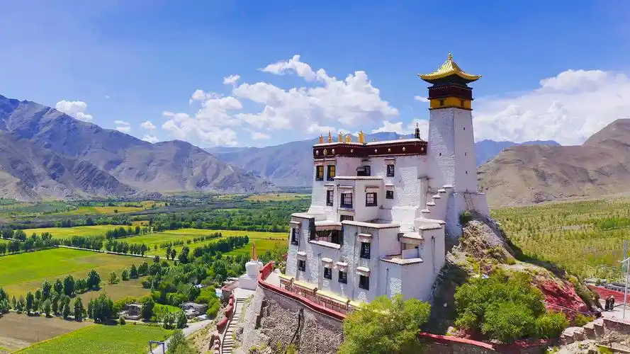 西藏第一宫殿雍布拉康