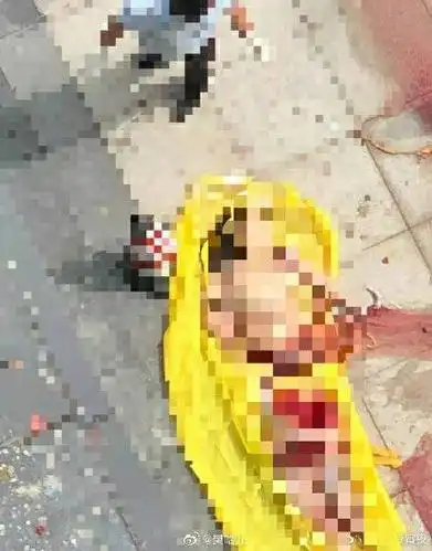 佛山万科金色领域一女子坠楼,尸体被摔成两段,警方通报排除他杀