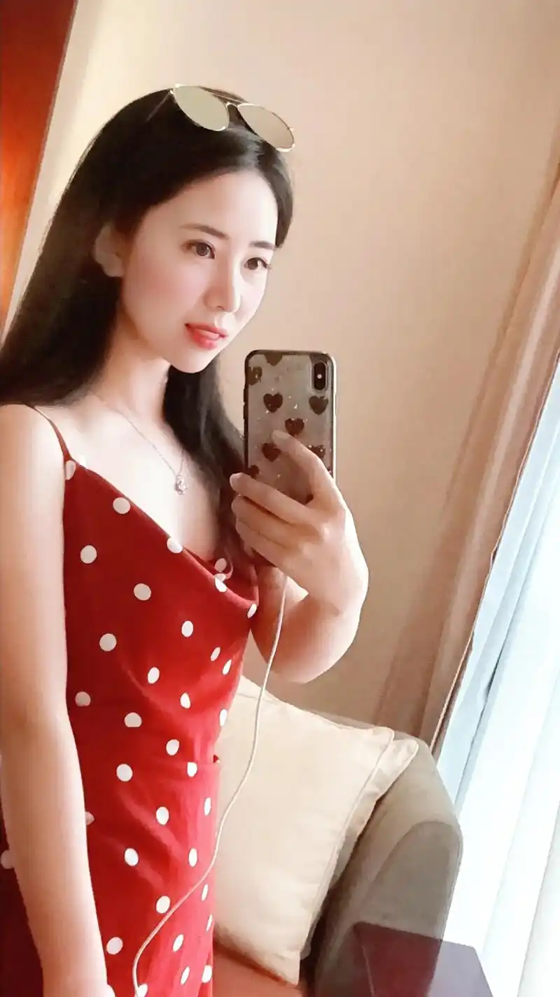 32岁的女生该去携手什么样的爱情算成熟?在无数崩溃的日子里, - 抖音