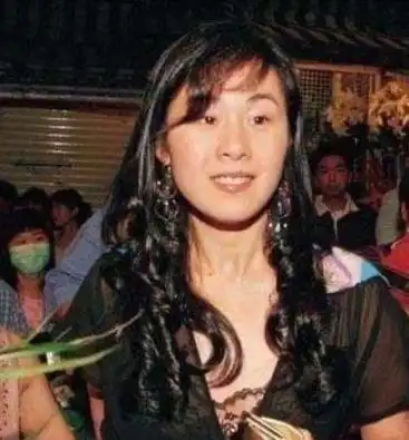 原配获得300亿|甘比|郭炳湘|刘銮雄|李兆基|吕丽君|张子强_网易订阅