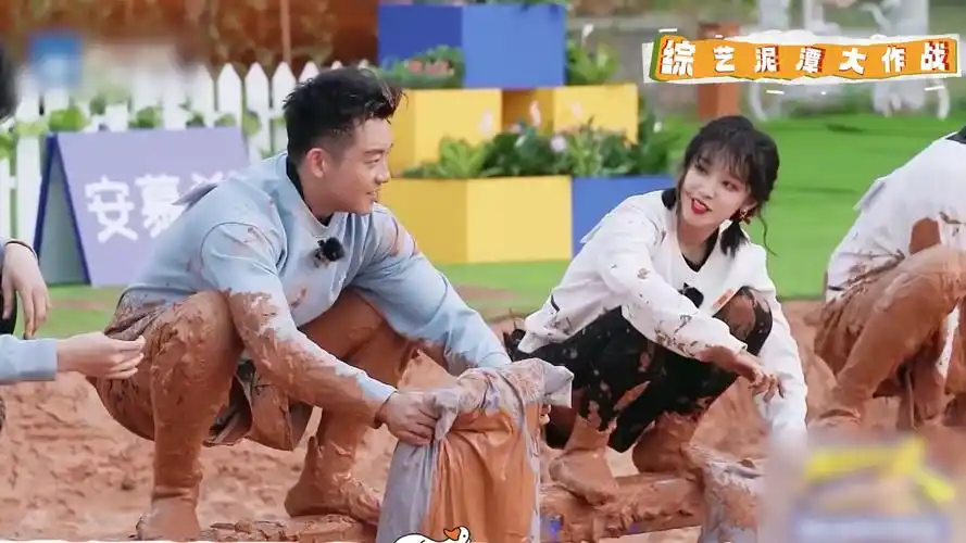 郑恺痛击宋雨琦试图报仇,结果自己摔了