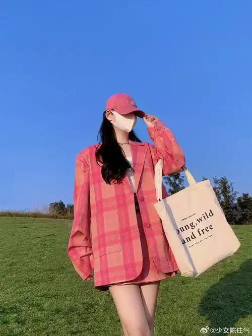 提前入夏,少女氛围感拍照姿势get到了～  阳光果然是最美的滤镜!