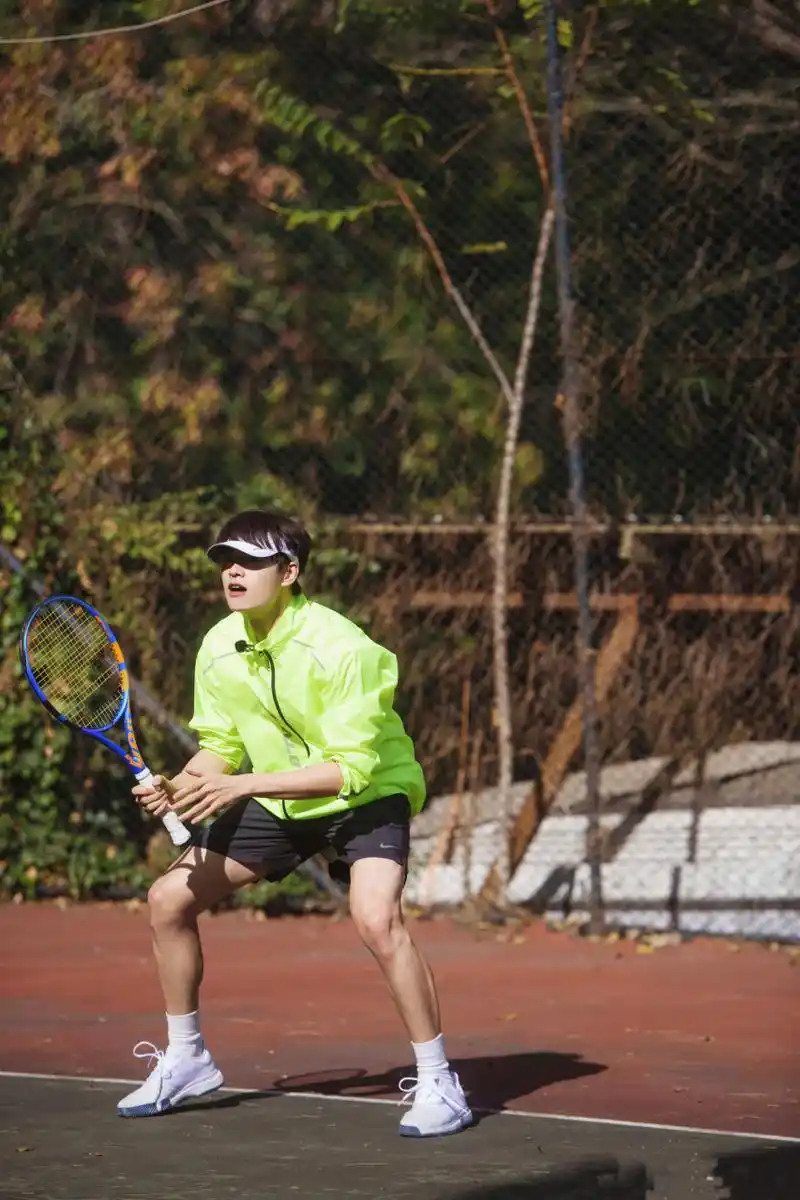 孟宴臣打网球vs魏大勋打网球🎾