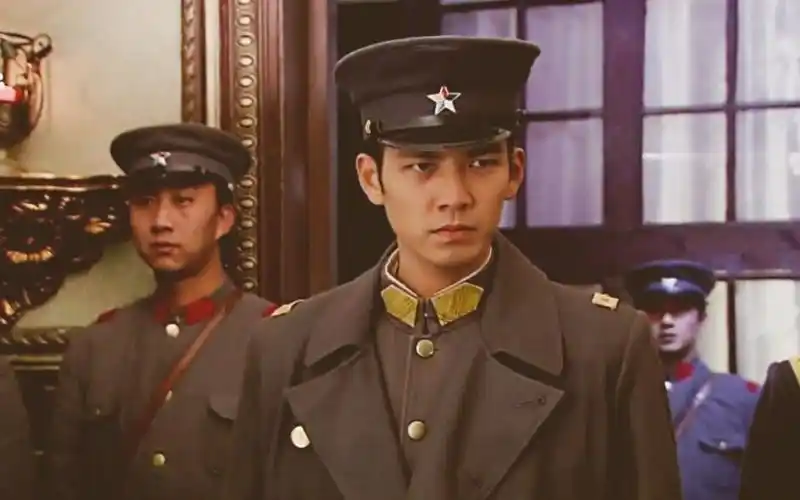 【钟汉良】十年前你一袭军装 从此霸道军阀男主有了脸 ～来不及说我爱