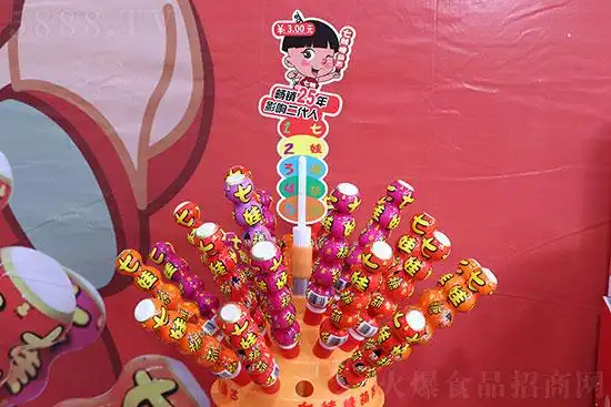 千尺雪七娃糖葫芦吸睛神器!漯河食博会经销商咨询不断!