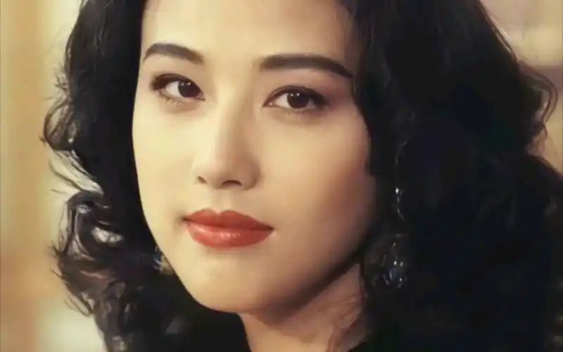 【美人图鉴】|【周海媚】在最爱的初雪时离世,因雪而来,乘雪而走