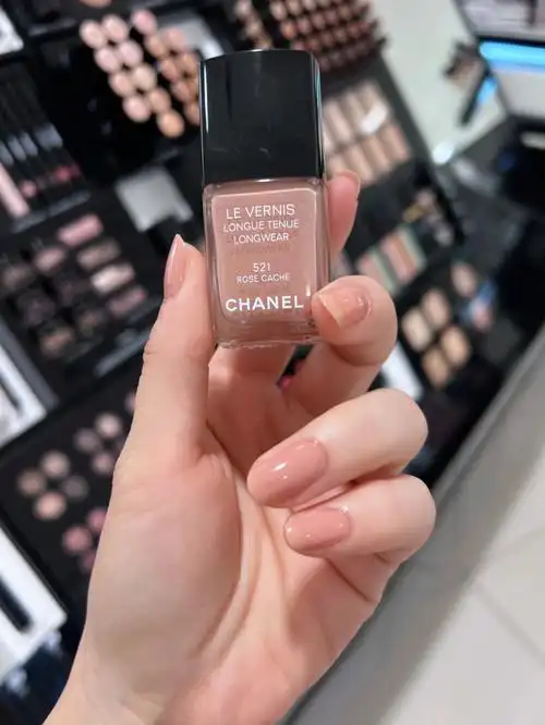 chanel甲油521珠光蜜桃裸粉奶茶显白绝绝子