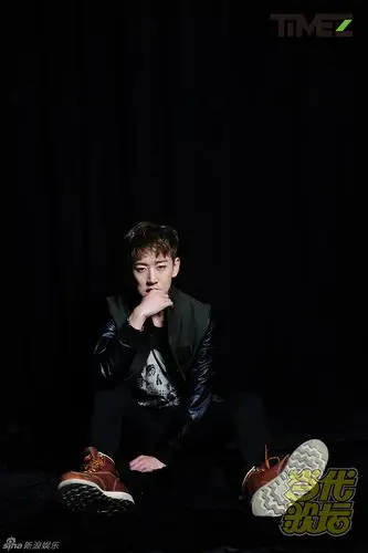 timez青春写真热情洋溢 展多重魅力
