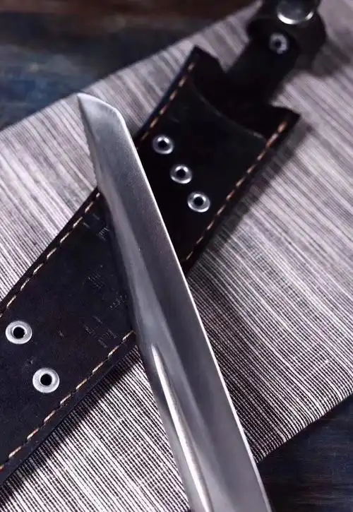 户撒一体中华短匕首