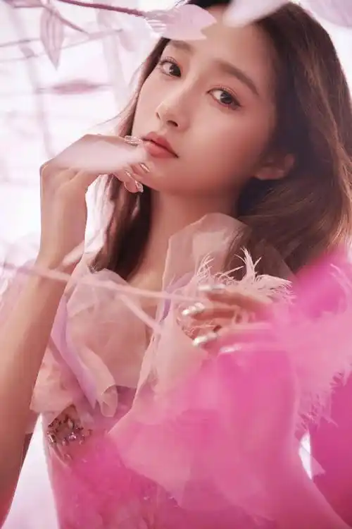 关晓彤春晚花仙子造型姣美的公主彤