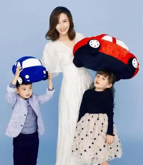 马雅舒一双儿女近照曝光女儿漂亮儿子帅气一家都是高颜值