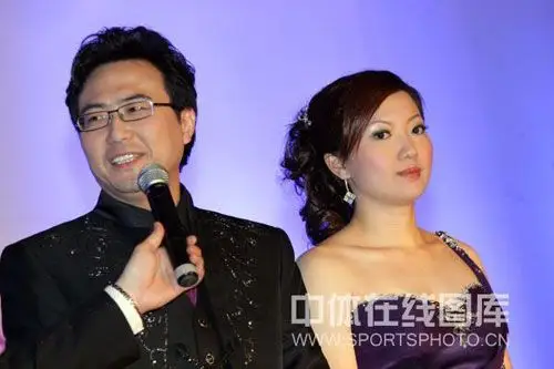 图文:李佳薇李超婚礼现场 李超难掩激动心情