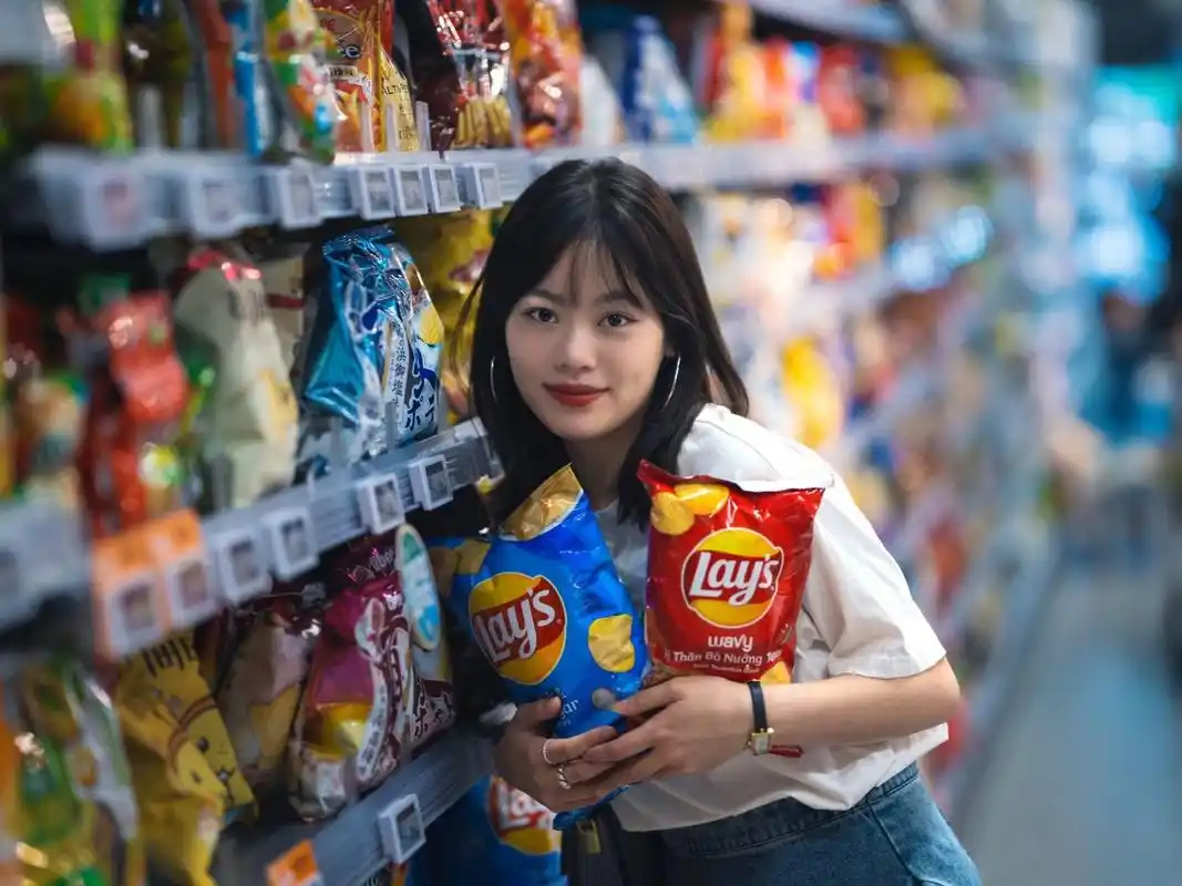 超市拍照|自然又可爱的生活照 少女感爆棚 超市五颜六色满满当当但