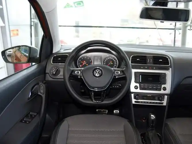 上汽大众 polo 2016款 1.6l cross polo 自动