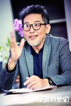 对于"夕阳恋"的演绎,秦汉笑着说:"我的荷尔蒙没有以往那么旺盛了.