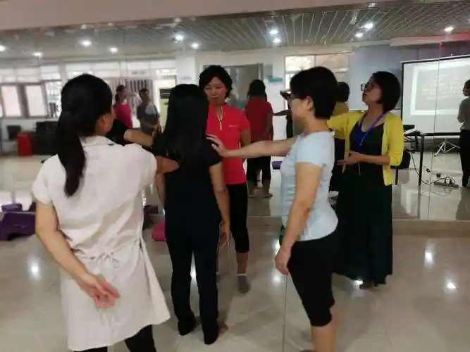 "爱在福田360"外来工融入项目之冥想减压